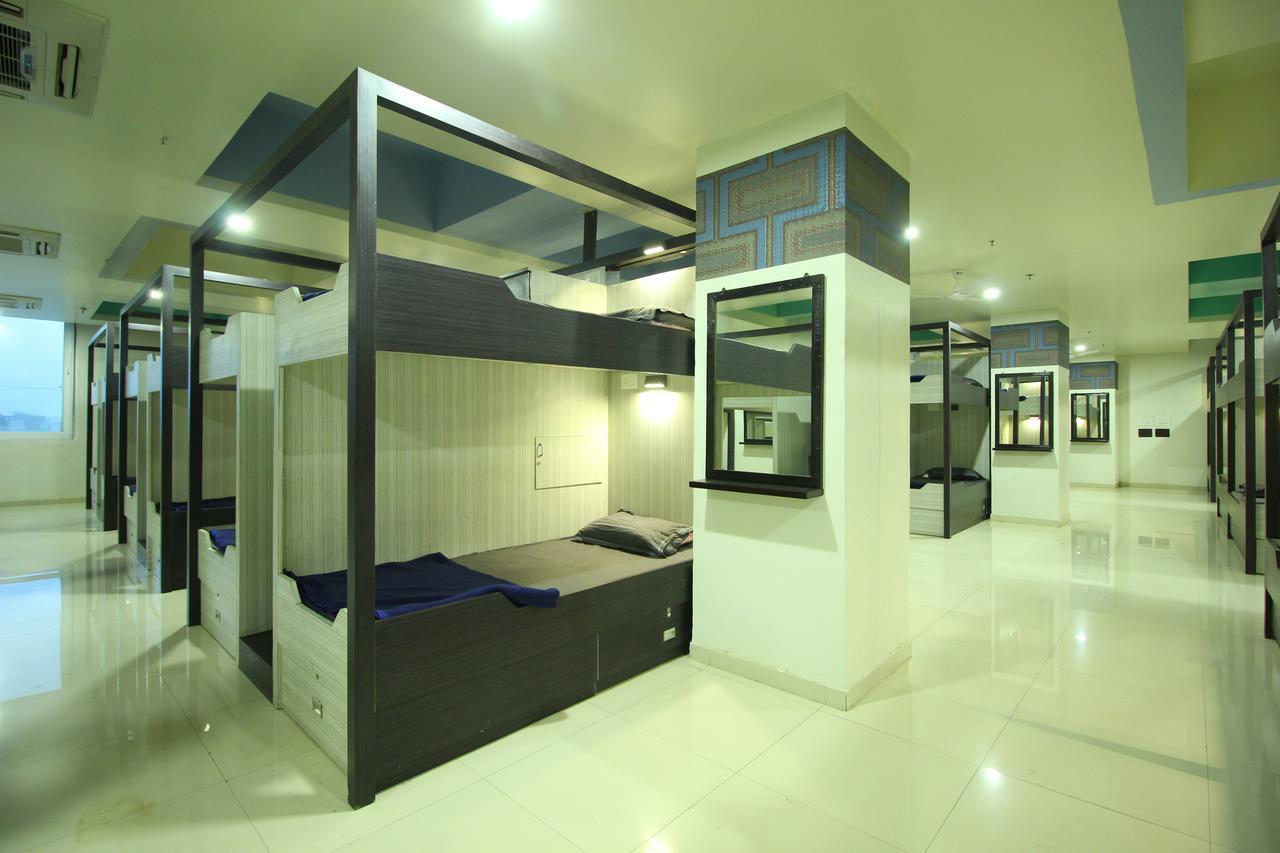 Jackpot Room In & Out Dormitory アーメダバード エクステリア 写真