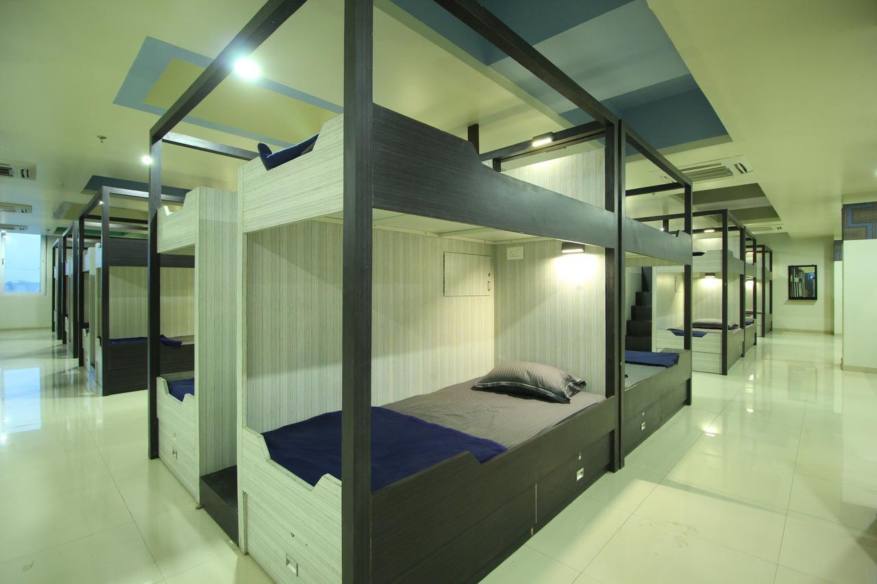 Jackpot Room In & Out Dormitory アーメダバード エクステリア 写真