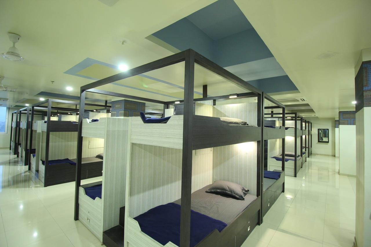Jackpot Room In & Out Dormitory アーメダバード エクステリア 写真