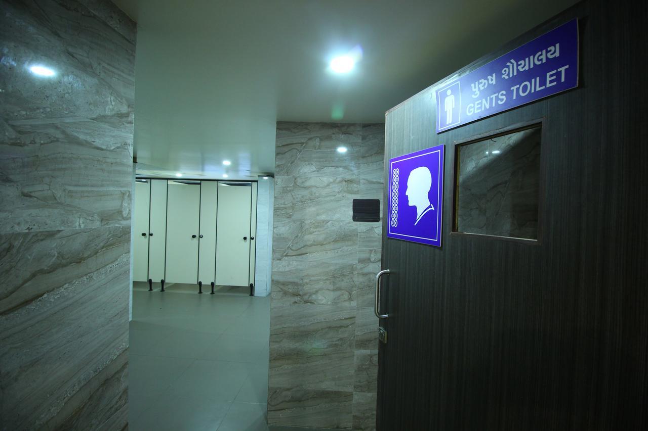 Jackpot Room In & Out Dormitory アーメダバード エクステリア 写真